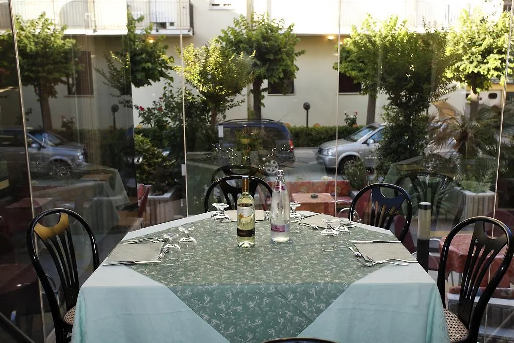 Hotel Conti Rimini 3*,